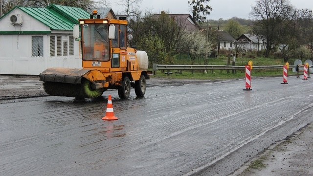 ремонт доріг на Львівщині