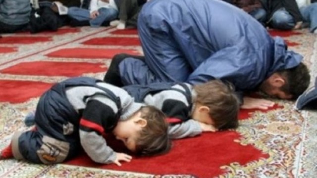 молитва в мечеті