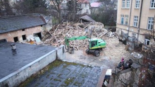 будівництво на озаркевича