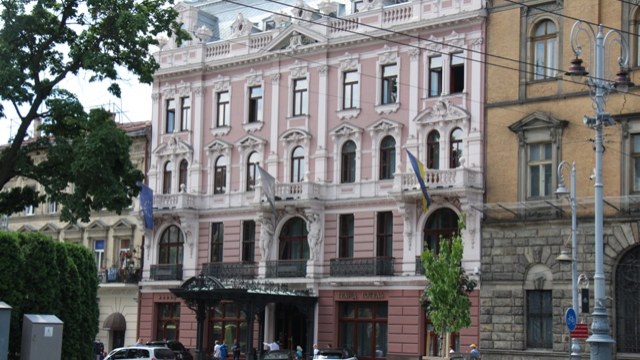 готель у Львові
