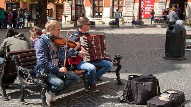 вуличні музиканти (фото умовне)