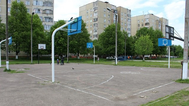 баскетбольний майданчик у Лвьові
