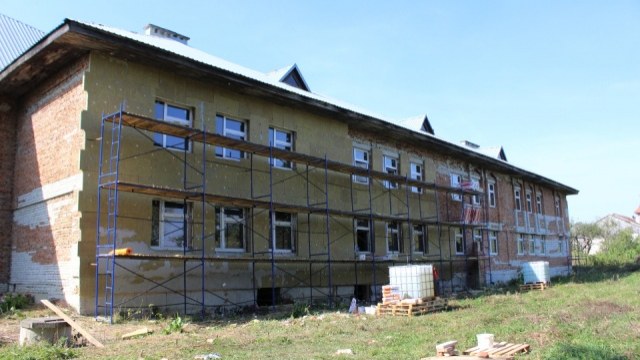 школа в Гніздичеві