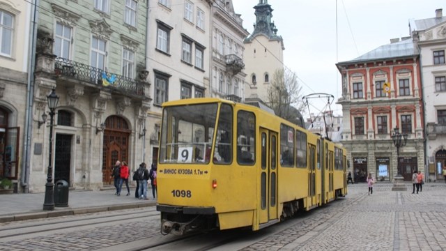 громадський транспорт Львова